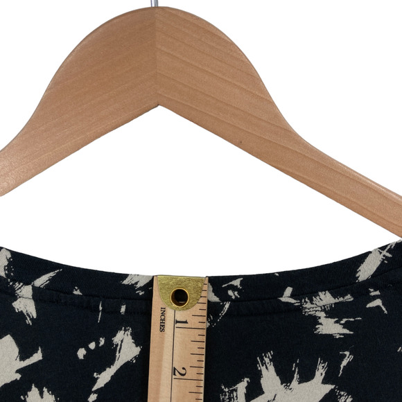 Gap Blouse Top Women Small Black White Geo Print Short Sleeve Round Neck Pleated - Picture 12 of 13